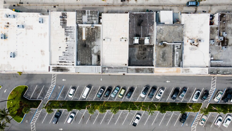 More Photos Of 3325-3327 NE 32nd St, Fort Lauderdale Storefront Retail Office For Lease