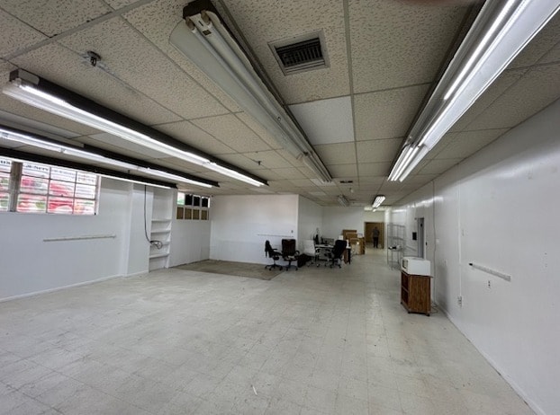 More Photos Of 37 Midland Ave, Elmwood Park Warehouse For Lease