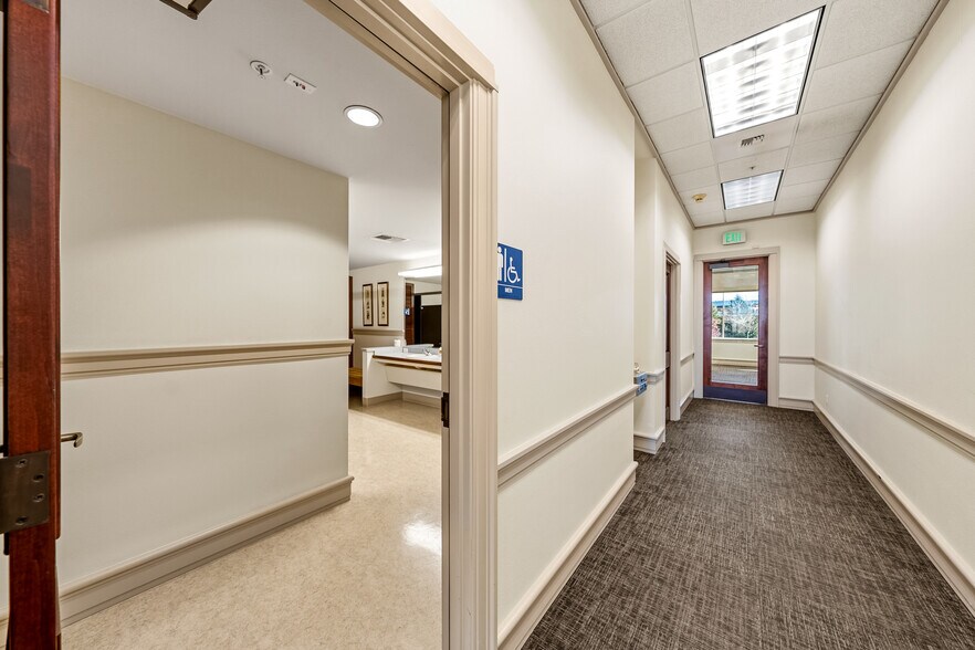 More Photos Of 1501 E McAndrews Rd, Medford Medical For Lease