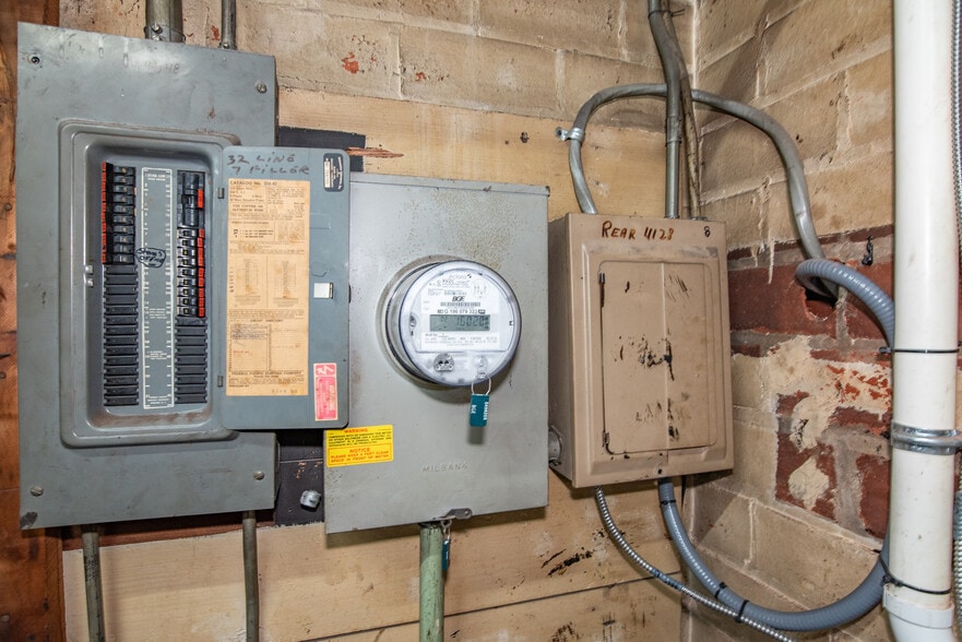 More Photos Of 4128 Hayward Ave, Baltimore Warehouse For Sale