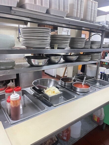More Photos Of 381 Avenel St, Avenel Restaurant For Lease
