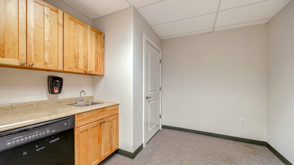 More Photos Of 7316-7320 Delainey Ct E, Sarasota Office Residential For Sale