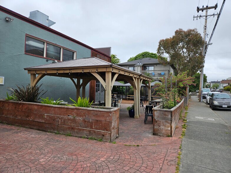 Primary Photo Of 815 J St, Arcata Restaurant For Sale