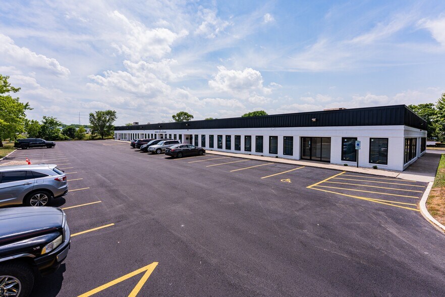 More Photos Of 1131-1149 W 175th St, Homewood Light Distribution For Lease