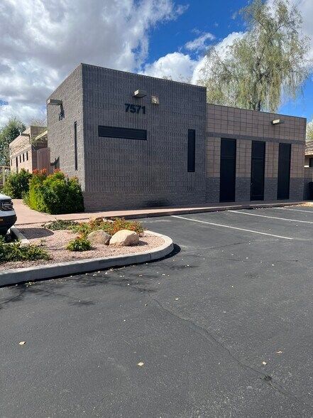 More Photos Of 7571 S Willow Dr, Tempe Medical For Lease