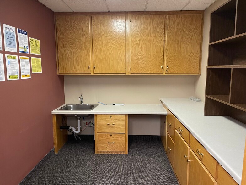 More Photos Of 231 Main St, Elk River Office For Lease