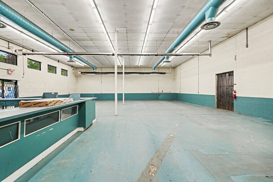 More Photos Of 1834 Bagwell St, Flint Warehouse For Sale