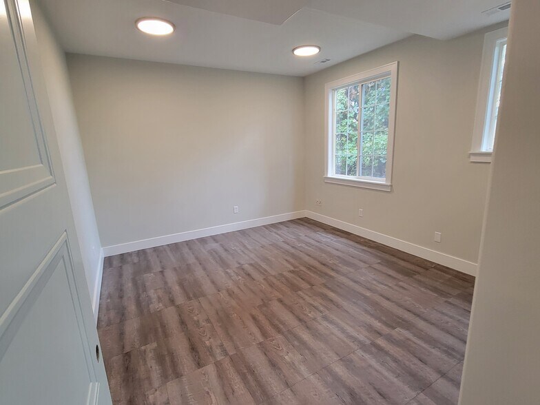 More Photos Of 47 W 9000 S, Sandy Office For Lease