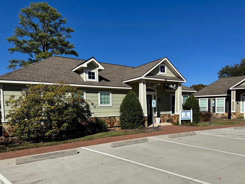 More Photos Of 8900 Eastloch Dr, Spring Unknown For Lease