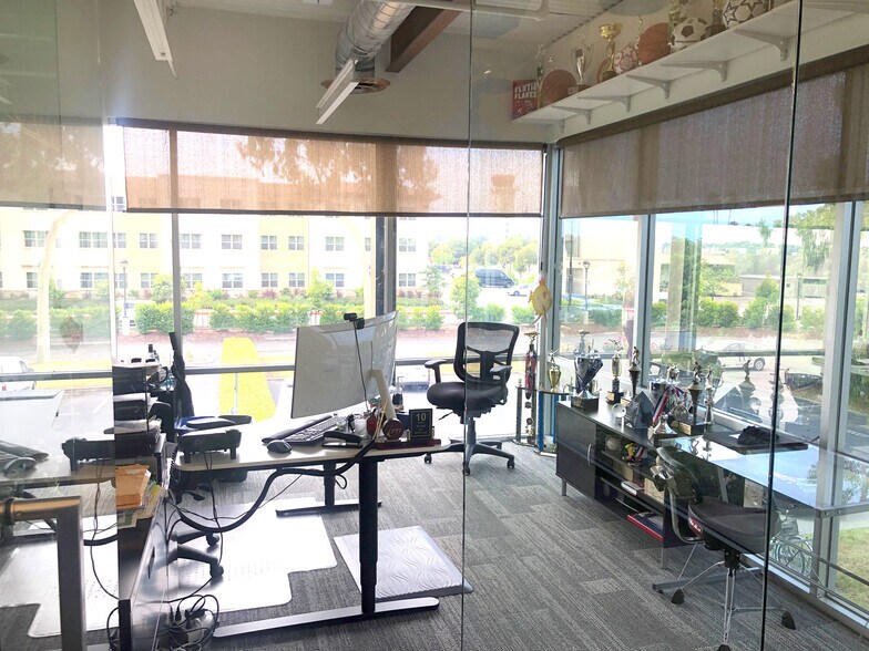 More Photos Of 130 Robin Hill Rd, Goleta Loft Creative Space For Lease