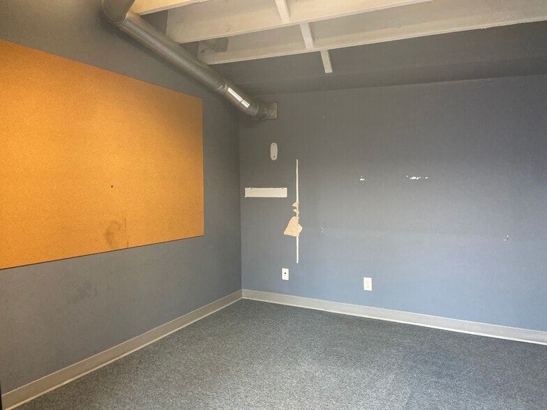 More Photos Of 10 Lackawanna Plz, Montclair Storefront Retail Office For Lease