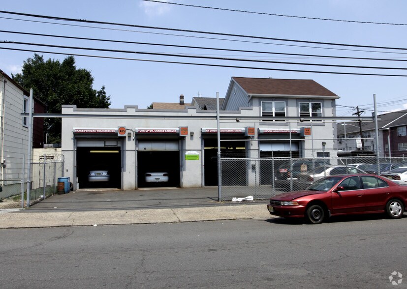 Primary Photo Of 500 Livingston St, Elizabeth Auto Repair For Sale
