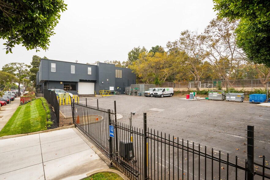More Photos Of 1375 Fairfax Ave, San Francisco Warehouse For Sale