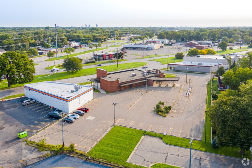 More Photos Of 27637 Grand River Ave, Livonia Bank For Sale