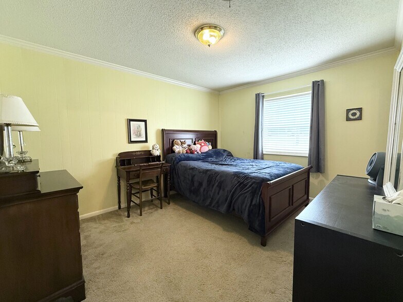 More Photos Of 608 S Pine St, Cabot Flex For Sale