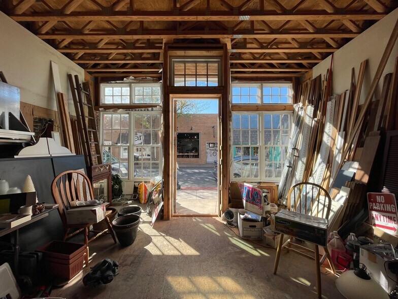 More Photos Of 513 Poplar St, Cambridge Storefront Retail Residential For Sale