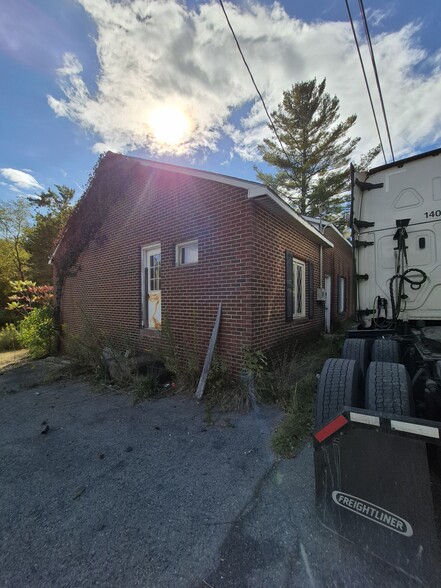 More Photos Of 6718 Midland Trail w, Hines Flex For Sale