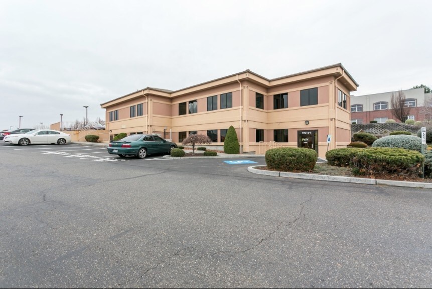 Primary Photo Of 1110 N Center Pky, Kennewick Office For Lease