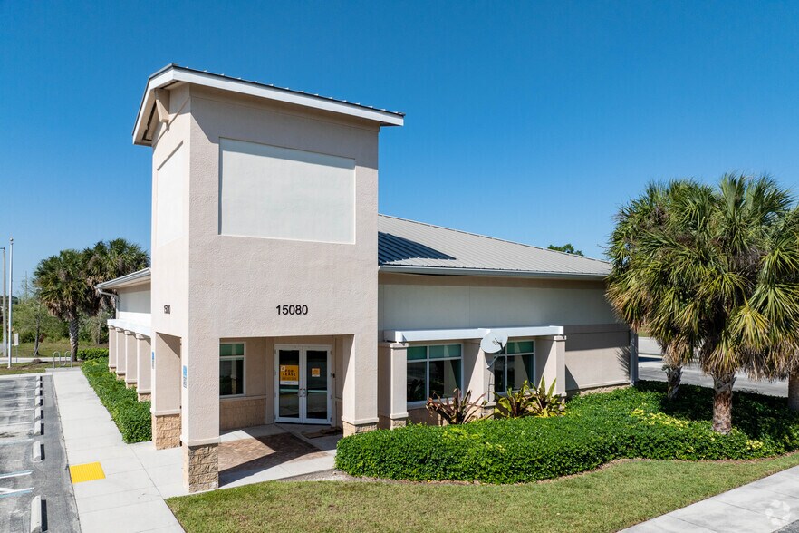 More Photos Of 15080 N Cleveland Ave, North Fort Myers Bank For Lease