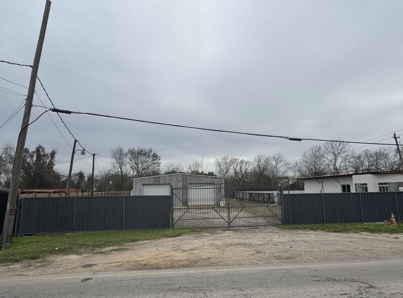Primary Photo Of 7306 Almeda Genoa Rd, Houston Warehouse For Sale