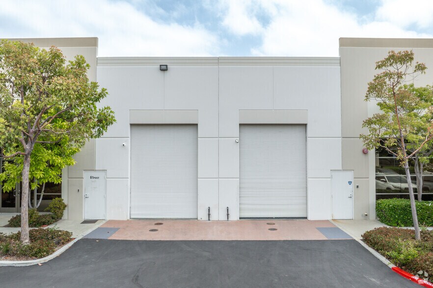 More Photos Of 61 Post, Irvine Light Manufacturing For Sale