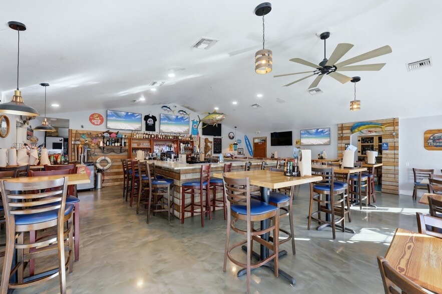 More Photos Of 2901 Placida Rd, Englewood Restaurant For Sale