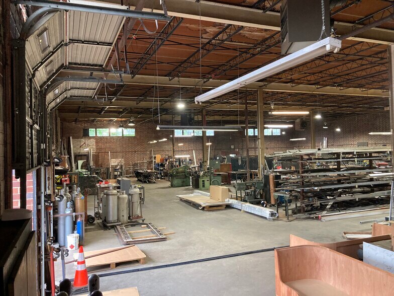 More Photos Of 979 Donnelly Ave SW, Atlanta Warehouse For Sale