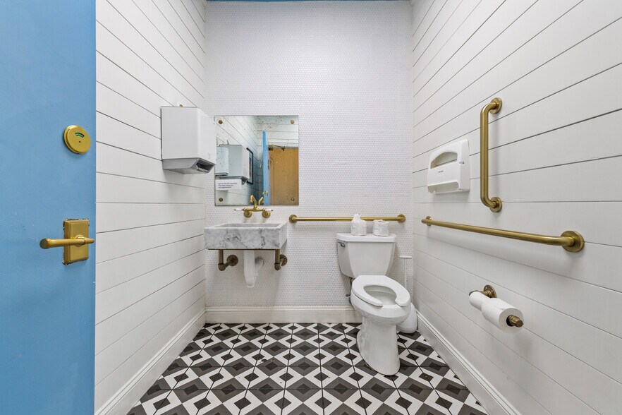 More Photos Of 11359 Highway 17, Pawleys Island Restaurant For Sale