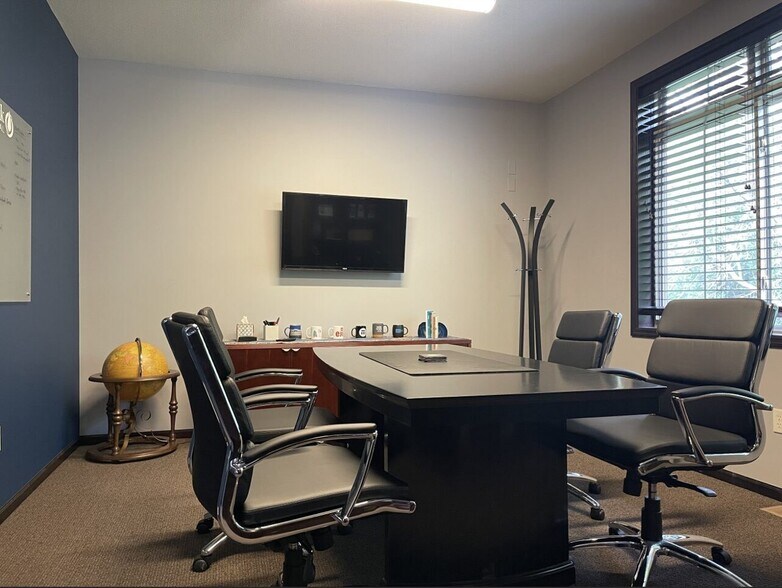 More Photos Of 7935 Stone Creek Dr, Chanhassen Office For Sale