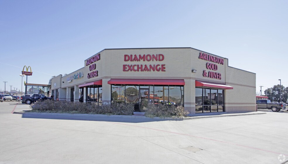Primary Photo Of 2424 W Pioneer Pky, Pantego Unknown For Lease
