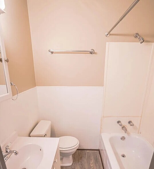 More Photos Of 604 Holly Ave, Saint Paul Apartments For Sale