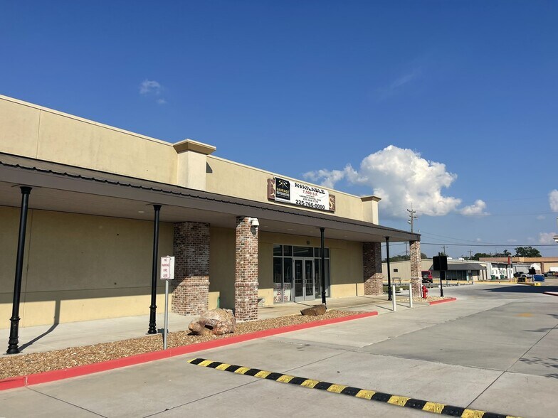 More Photos Of 6433 Highway 182 E, Morgan City Storefront For Lease