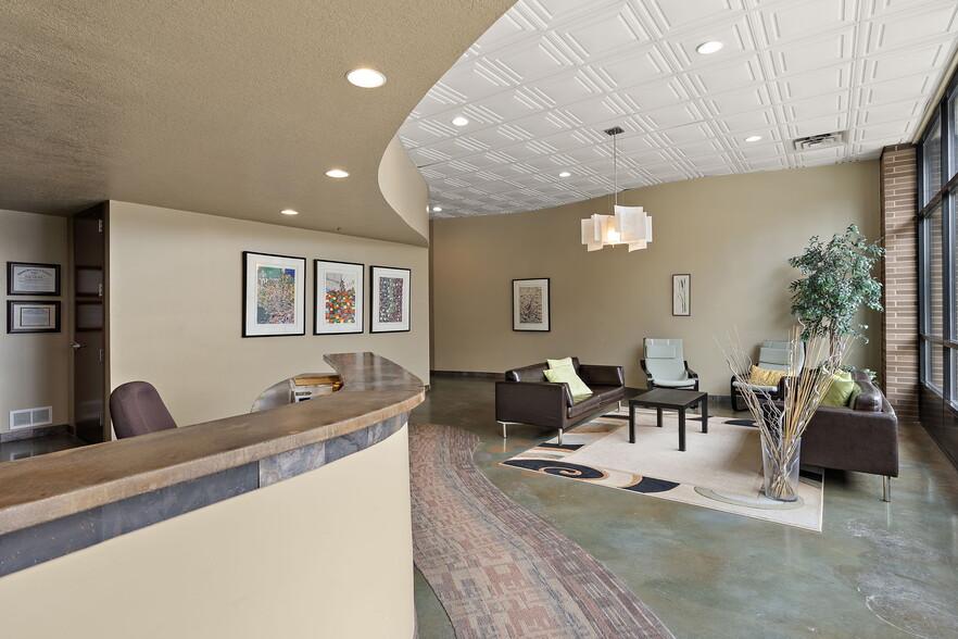 More Photos Of 4100 Shoreline Dr, Spring Park Apartments For Sale