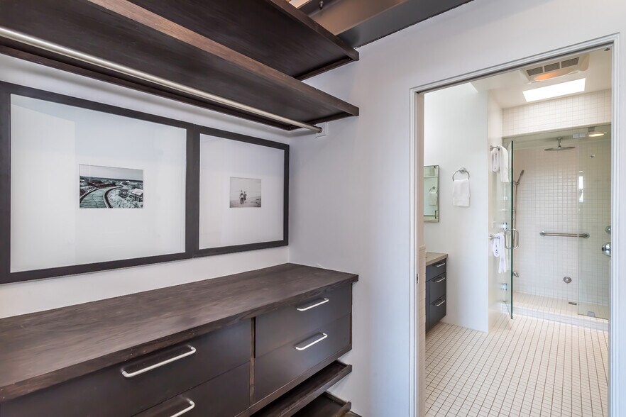 More Photos Of Abbot Kinney Blvd, Venice Loft Creative Space For Lease