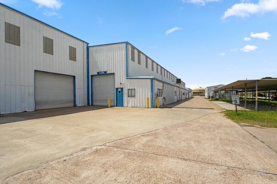 More Photos Of 12602 FM-529, Houston Warehouse For Lease
