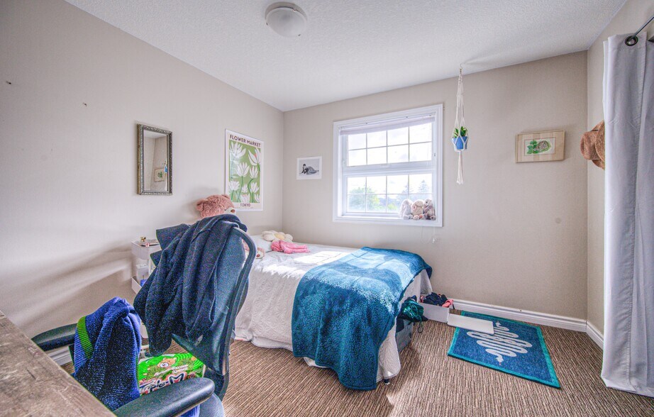 More Photos Of 172 Regina St N, Waterloo Apartments For Sale