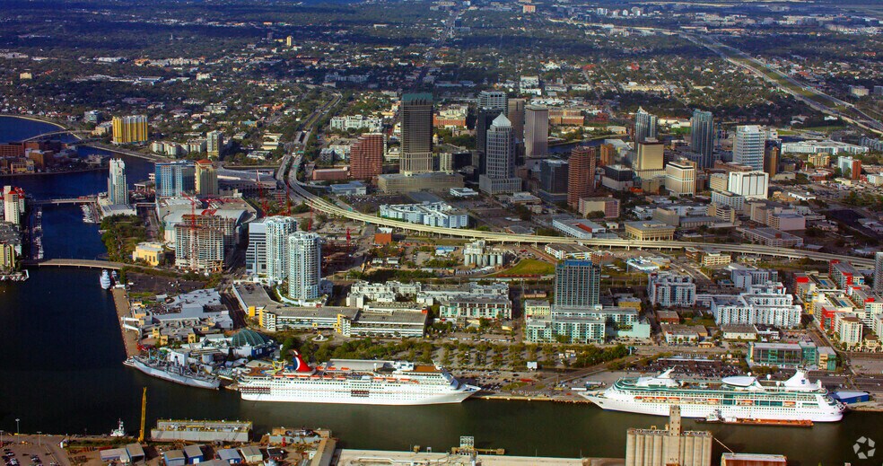 More Photos Of 111 W Oak Ave, Tampa Office For Lease