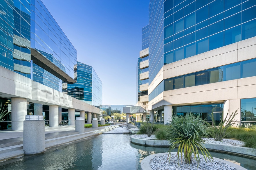 More Photos Of 1 Centerpointe Dr, La Palma Office For Lease