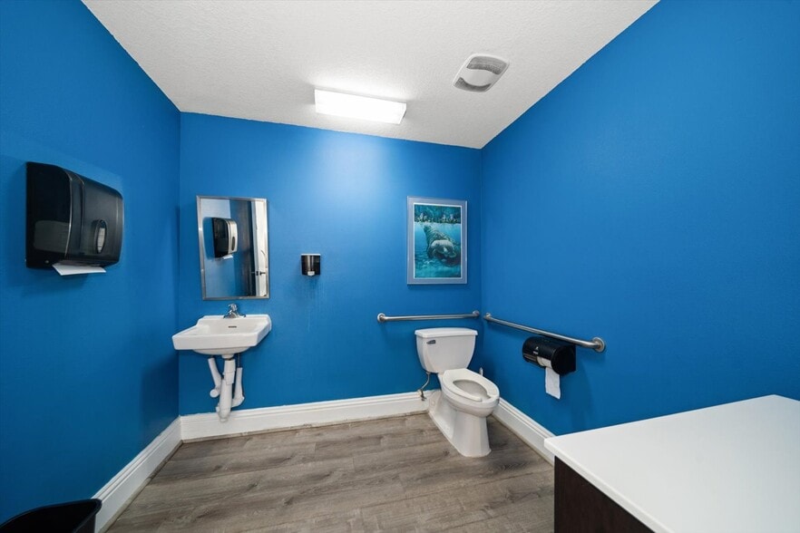 More Photos Of 2400 Bayshore Blvd, Dunedin Marina For Sale