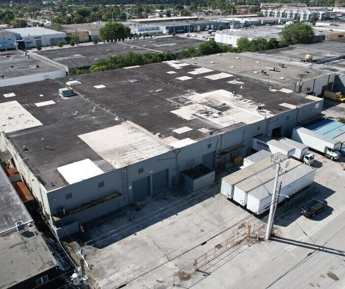 More Photos Of 440 W 20th St, Hialeah Warehouse For Lease