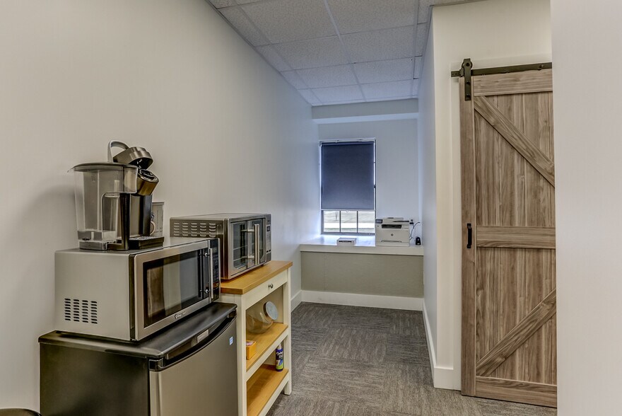 More Photos Of 222 Quality Dr, Byhalia Warehouse For Sale