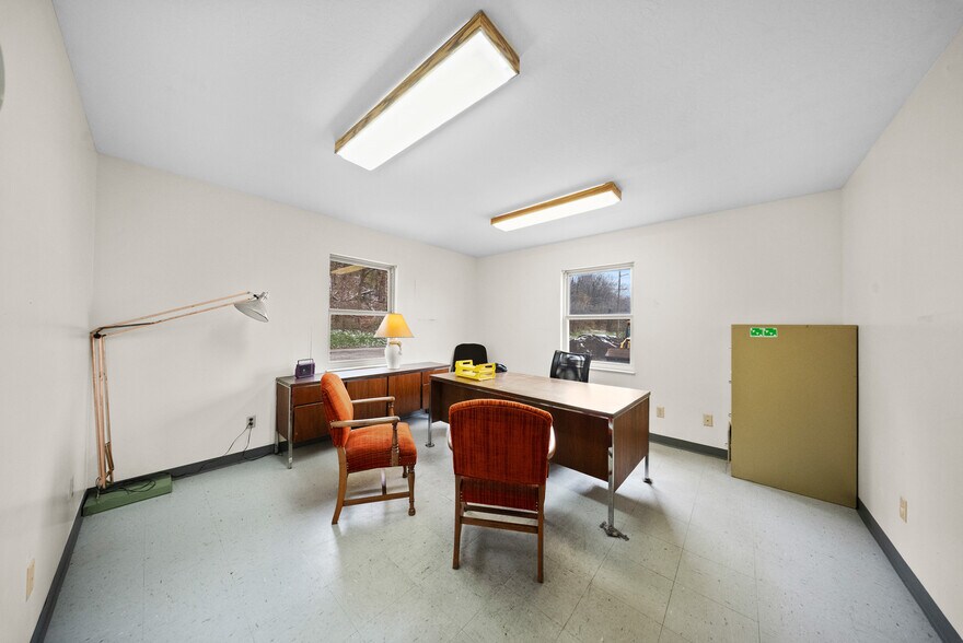 More Photos Of 100 Armco Rd, Ashland Manufacturing For Lease