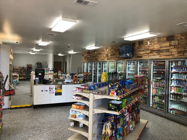 More Photos Of 3999 Hwy 16 South, Bandera Freestanding For Sale