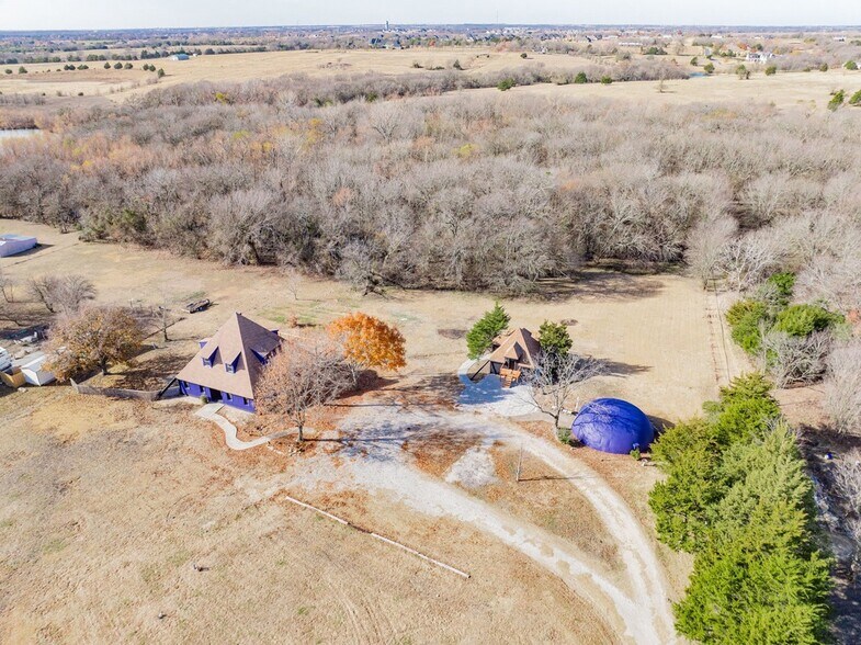 More Photos Of 691 Bear Rd, Van Alstyne Specialty For Sale