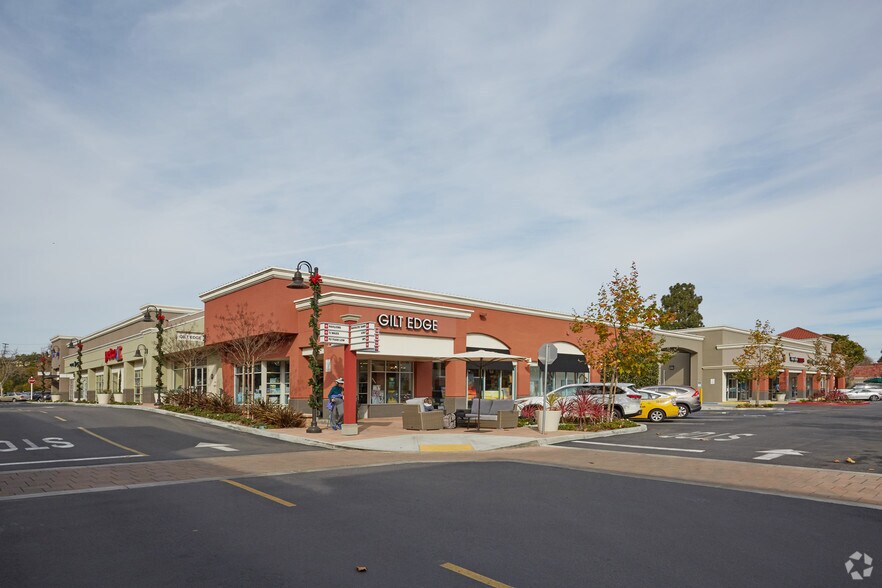 More Photos Of 5-46 Peninsula Ctr, Rolling Hills Estates General Retail For Lease