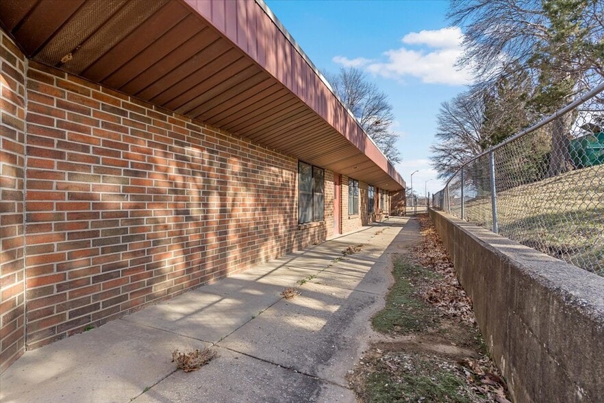 More Photos Of 10484 Marty St, Overland Park Office For Sale