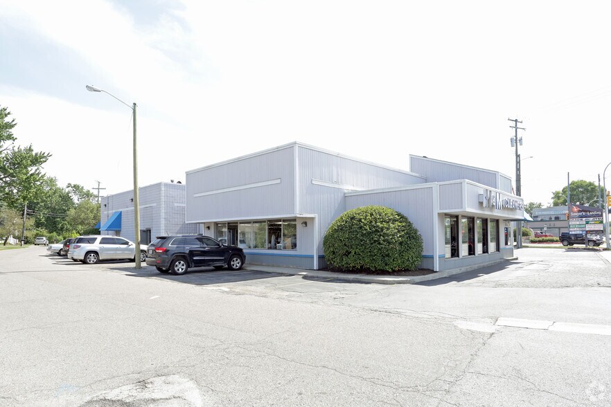 More Photos Of 2965-2985 Orchard Lake Rd, Keego Harbor Unknown For Lease