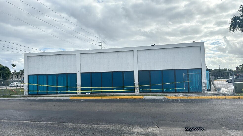 More Photos Of 1301-1325 S Powerline Rd, Pompano Beach Unknown For Lease