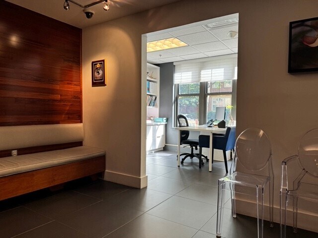 More Photos Of 431 Park Ave, Falls Church Medical For Sale
