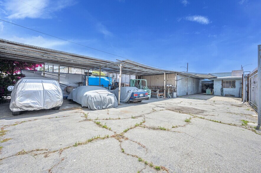 More Photos Of 2250 Martin Luther King Jr Ave, Long Beach Warehouse For Sale